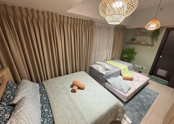 Cozy 3 Bedroom In Uptown Parksuites - Near Mall, Restaurants And Supermarket
