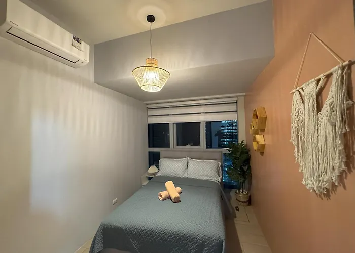 Apartamento Cozy 3 Bedroom In Uptown Parksuites - Near Mall, Restaurants And Supermarket Manila