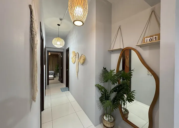 Cozy 3 Bedroom In Uptown Parksuites - Near Mall, Restaurants And Supermarket * Manila