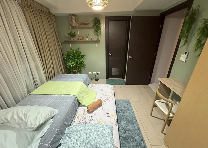 Cozy 3 Bedroom In Uptown Parksuites - Near Mall, Restaurants And Supermarket