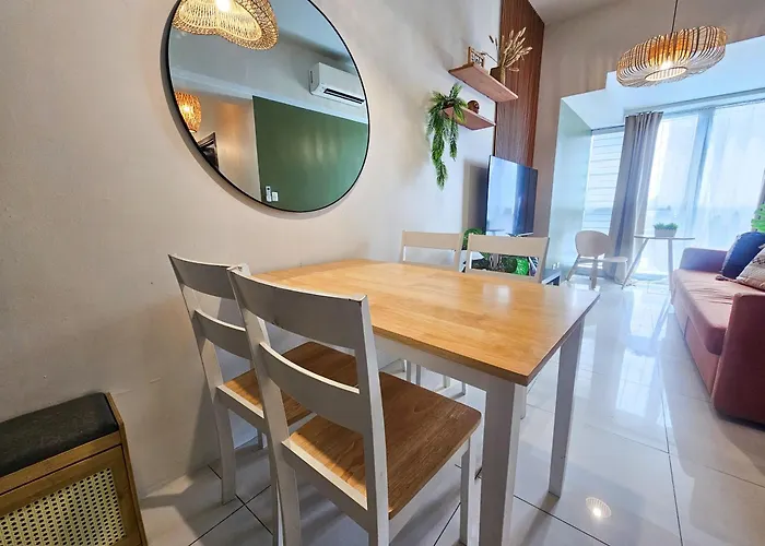 Apartamento Cozy 3 Bedroom In Uptown Parksuites - Near Mall, Restaurants And Supermarket Manila